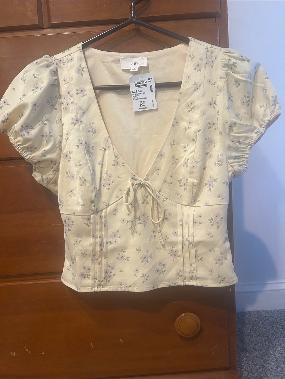 Butter yellow top NWT